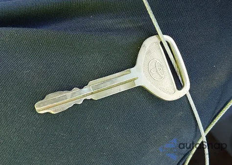 2001 Toyota Sienna Le from USA, damaged, VIN 4T3ZF13C21U393885